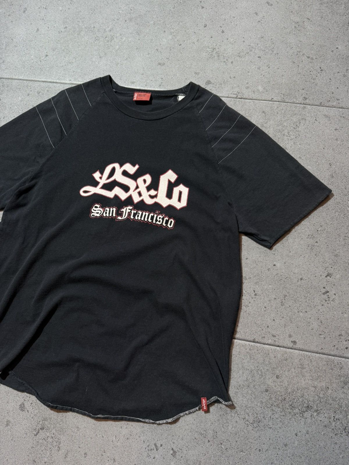 Levi's × Levi's Vintage Clothing × Vintage Vintage 90's LEVI'S Red Tab San Francisco logo Black T Shirt Size US M / EU 48-50 / 2 - 3 Thumbnail