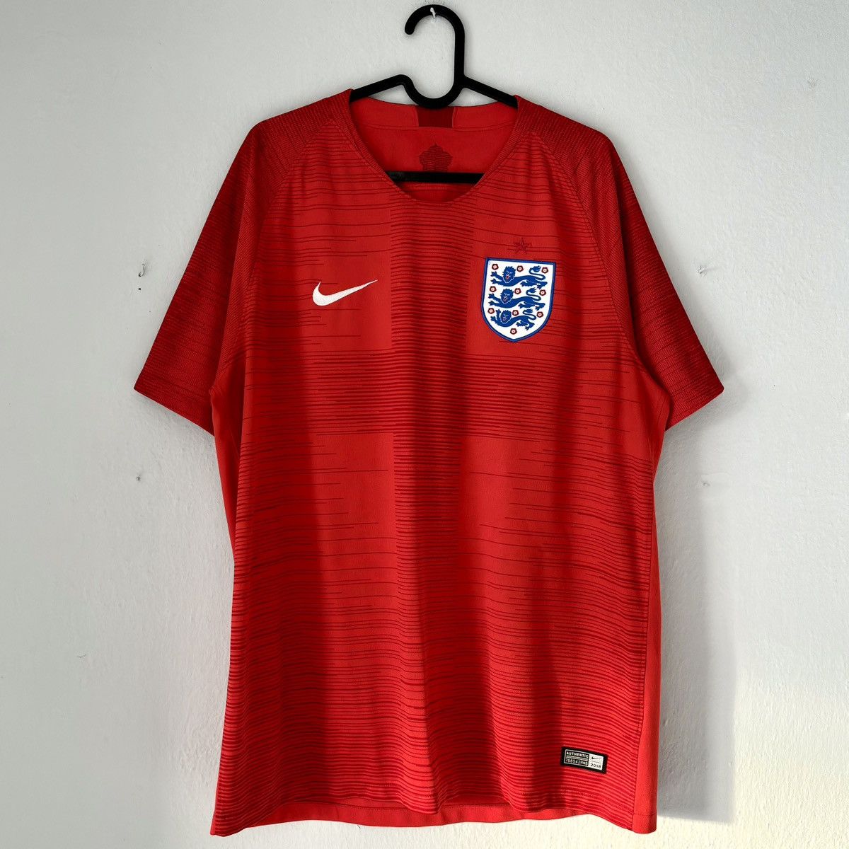 Nike 2018 2020 England National Nike Home Away Soccer Jersey Kit Size US L / EU 52-54 / 3 - 3 Thumbnail