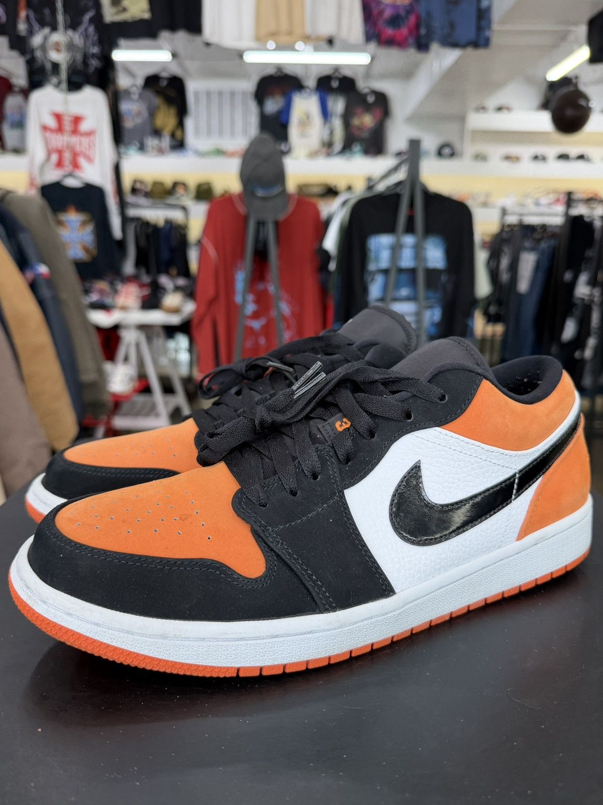 Jordan Brand Air Jordan 1 Low Shattered Backboard Size 10 (2021) Size US 10 / EU 43 - 1 Thumbnail