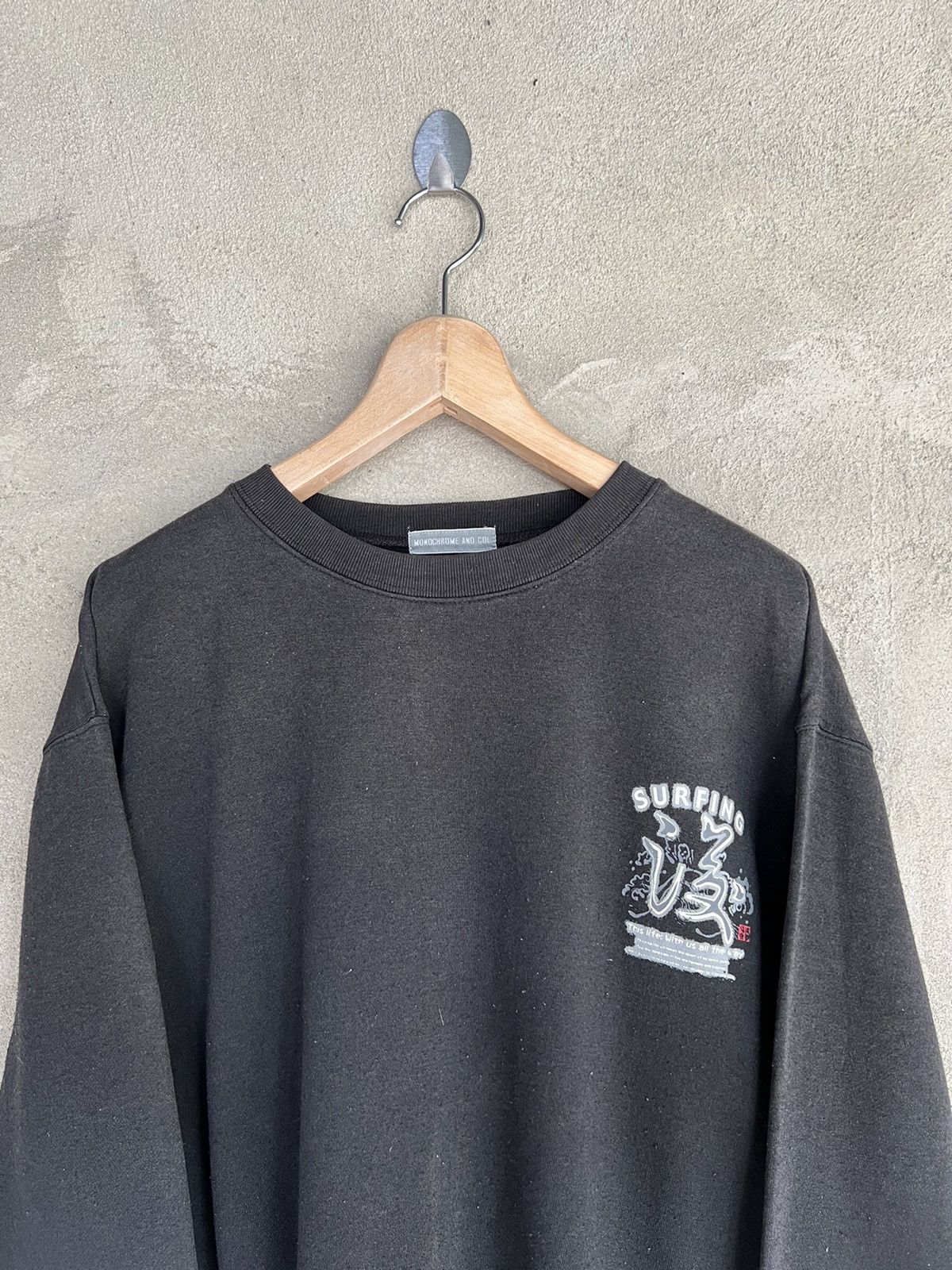 Vintage Vintage Monochrome And Col Surfing Sweatshirt Size US L / EU 52-54 / 3 - 3 Thumbnail