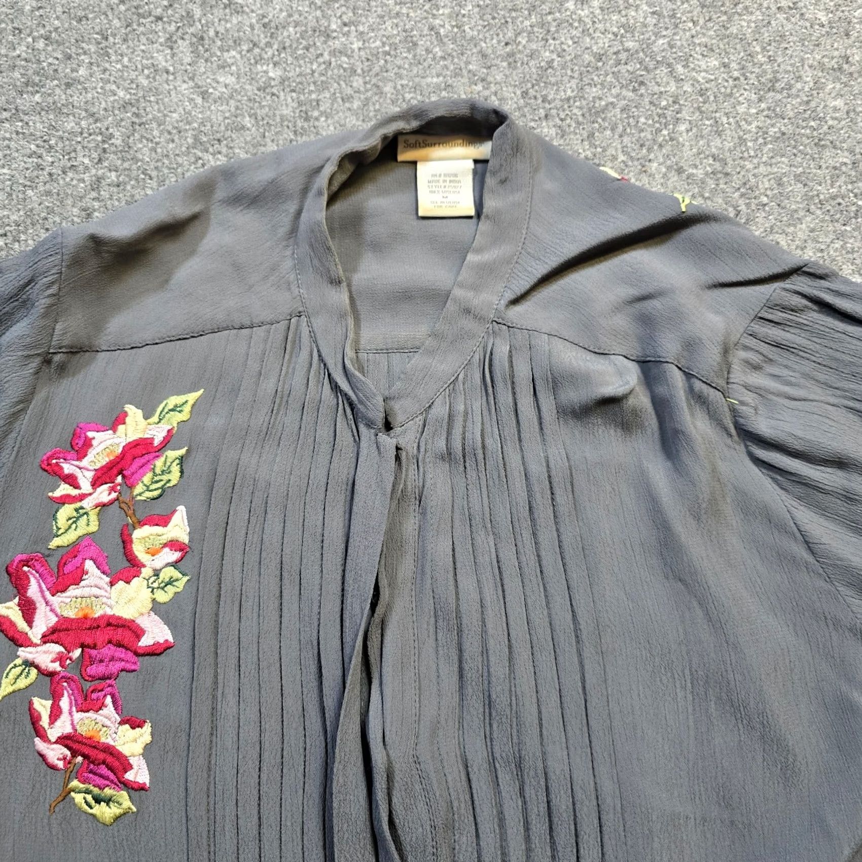 Soft Surroundings Soft Surroundings Top Womens Medium Gray Floral Embroidery Pleated Casual Boho Shirt Size M / US 6-8 / IT 42-44 - 2 Thumbnail