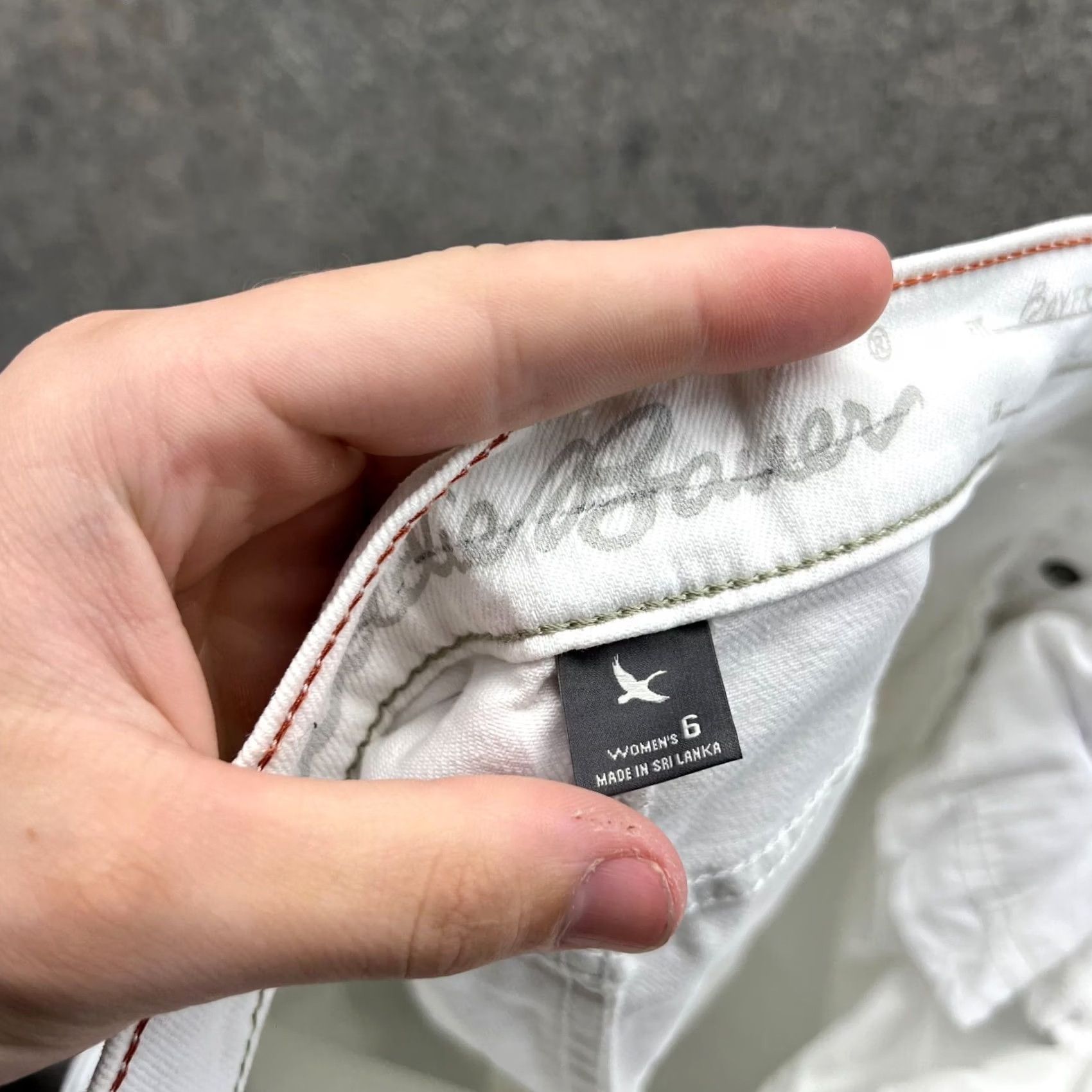 Eddie Bauer Eddie Bauer Pants Womens 6 White Chino Flat Front Capri Straight Size 28" / US 6 / IT 42 - 5 Thumbnail