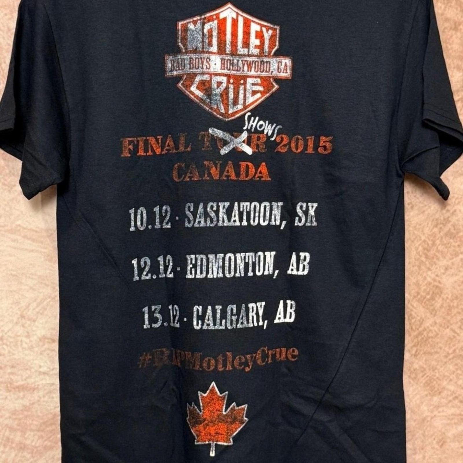 Gildan Motley Crue Final Tour 2015 Canada Tee Size S NWOT Size US S / EU 44-46 / 1 - 5 Thumbnail