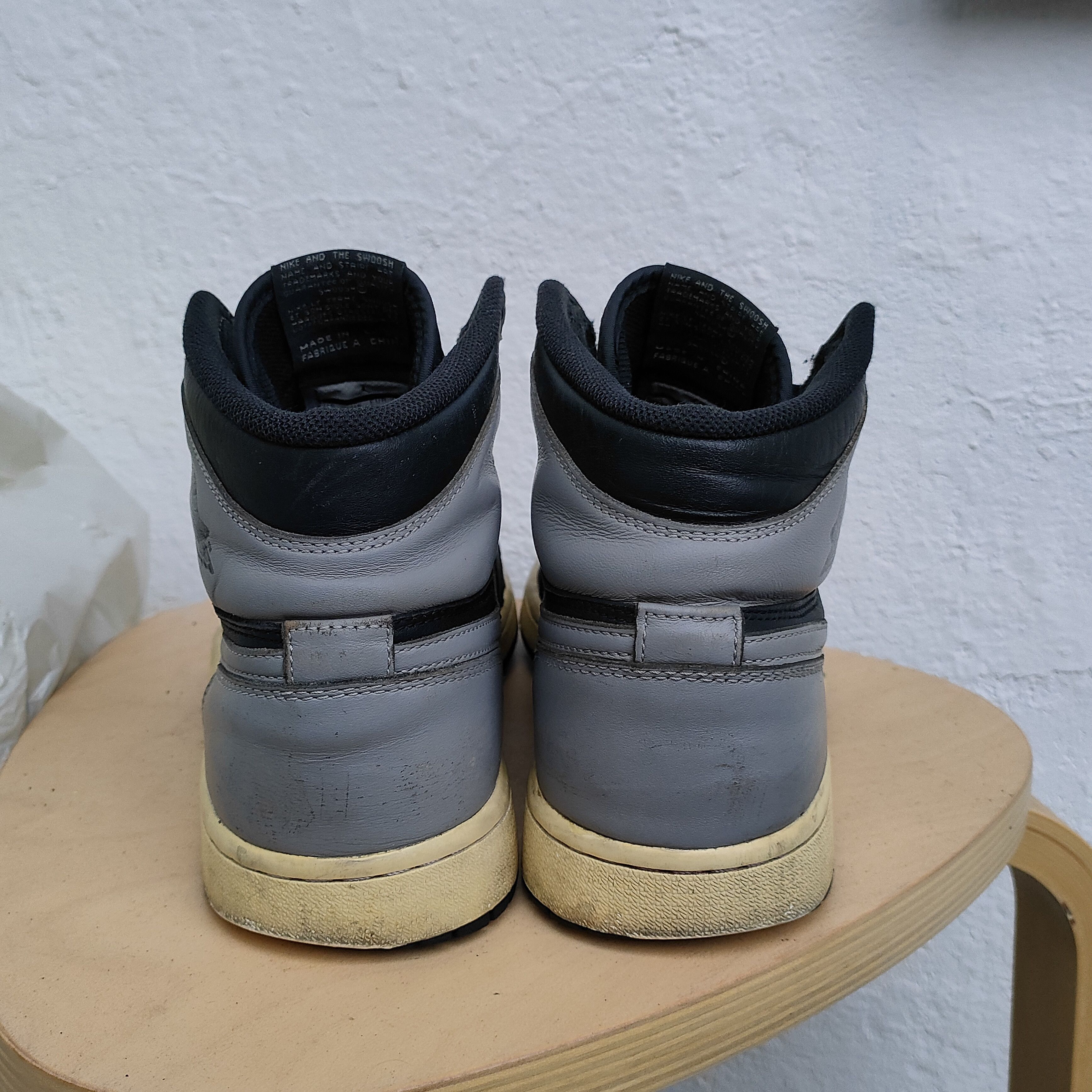 Jordan Brand 2013 Nike Air Jordan 1 Retro Shadow 555088-014 Size US 10 / EU 43 - 3 Thumbnail