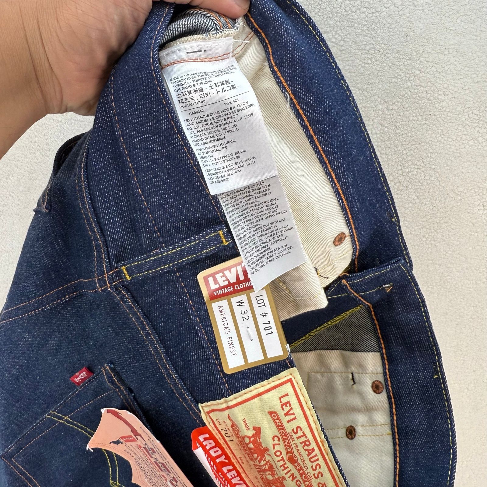 Levi's LEVI'S VINTAGE 1950'S 107 WOMEN'S 32X34 SELVEDGE DENIM Size 32" / US 10 / IT 46 - 10 Thumbnail