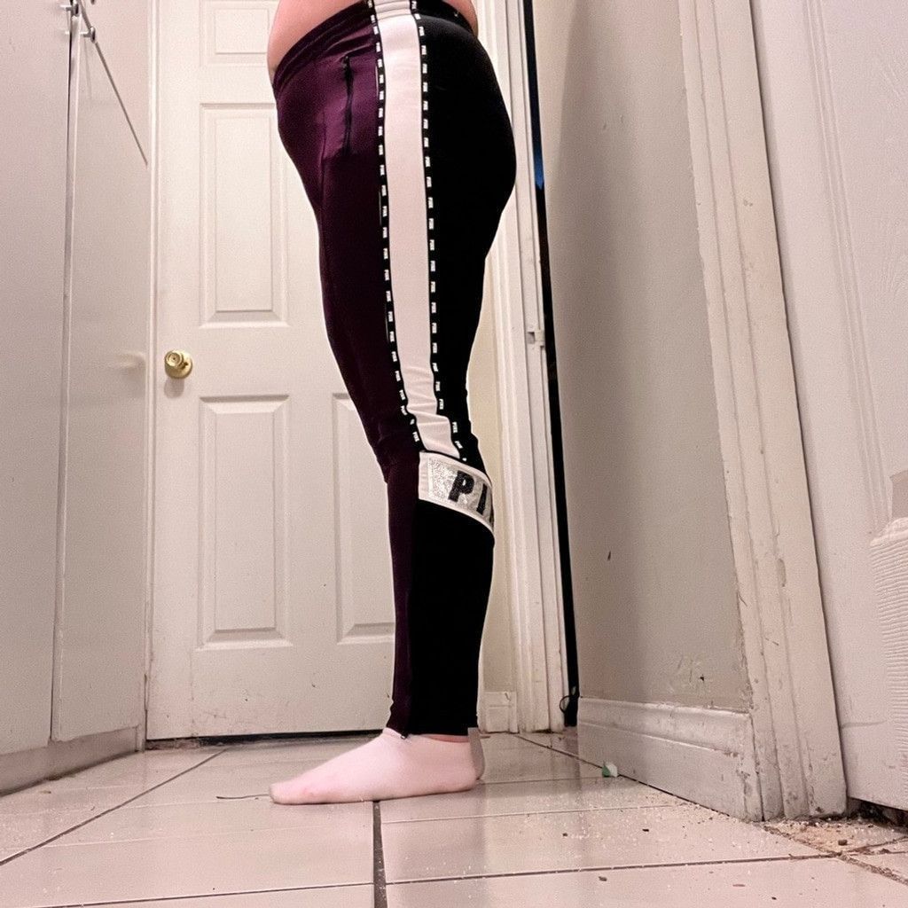 Victoria's Secret HTF Victoria's Secret Sequin bling burgundy skinny joggers S Size 27" / US 4 / IT 40 - 6 Thumbnail