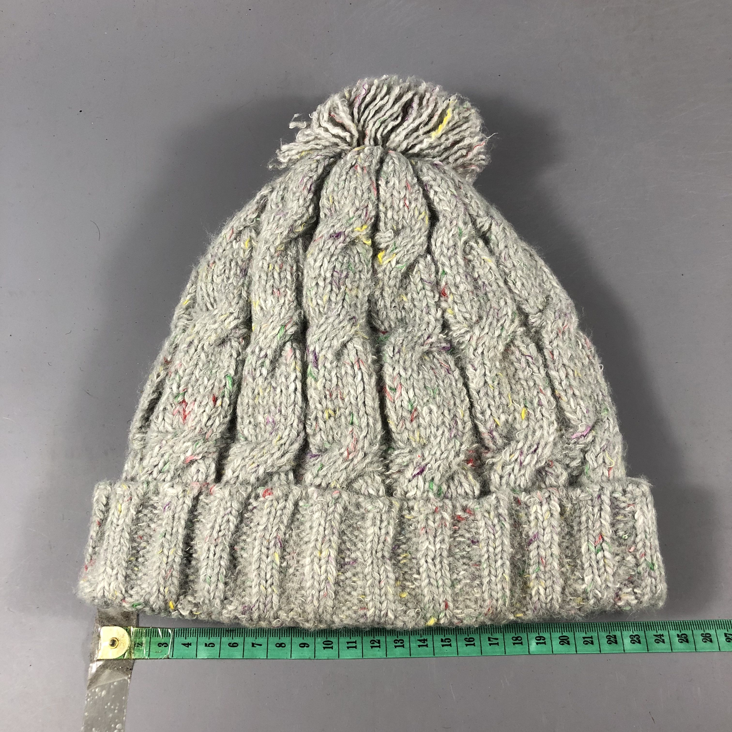 Vintage Unknown Cable Knit Bobble Grey Beanie Snowcap Snow Hat B945 Size ONE SIZE - 3 Thumbnail