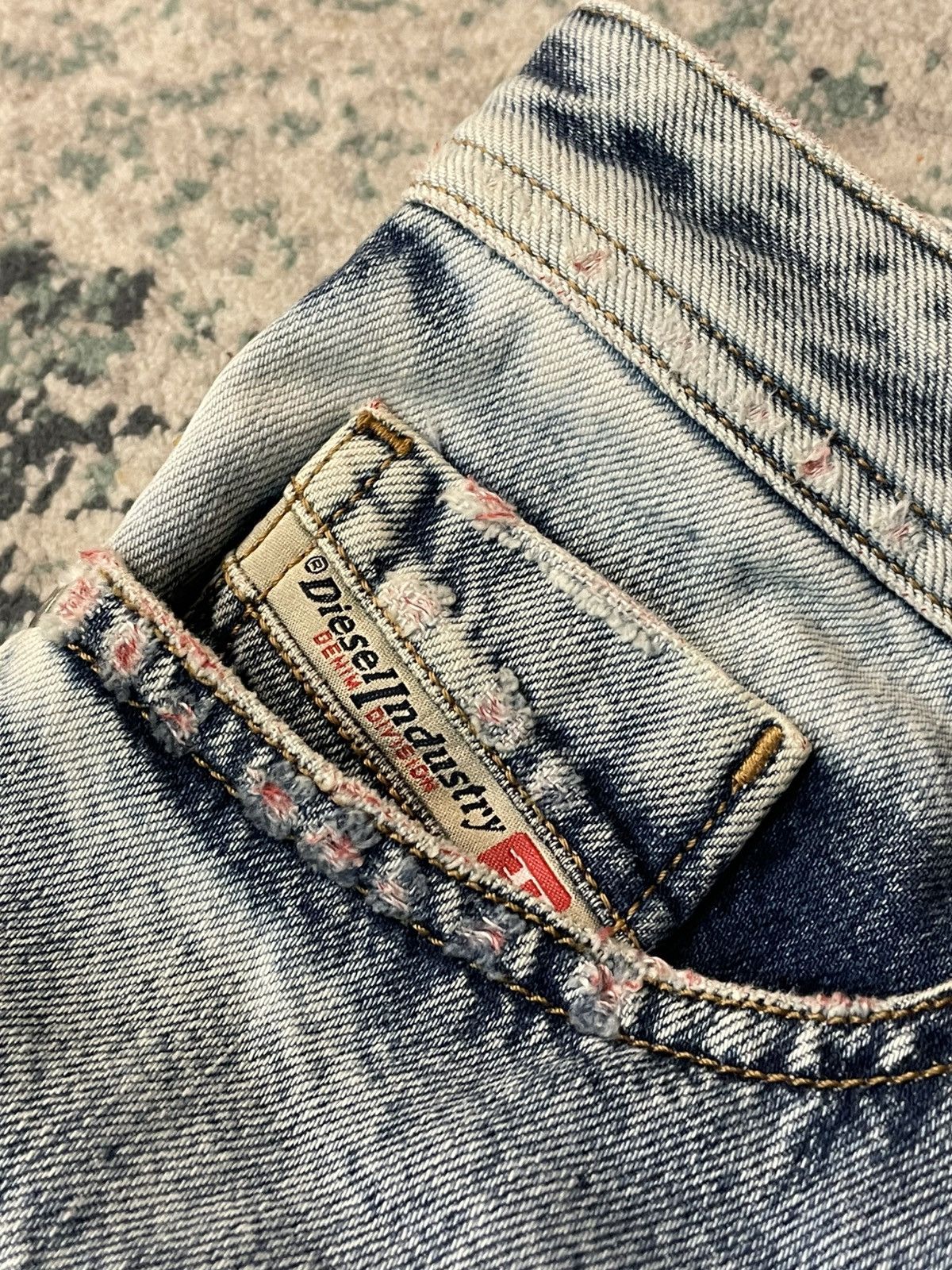 Diesel Diesel Made in Italy Faded Blue Wash Regular Slim Jeans Size US 29 - 14 Thumbnail