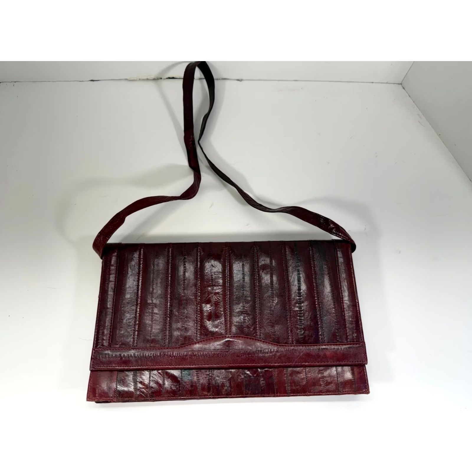 Skin VINTAGE Envelope Clutch Purse Handbag Womens Burgundy Red Eel Skin Leather Size ONE SIZE - 3 Thumbnail