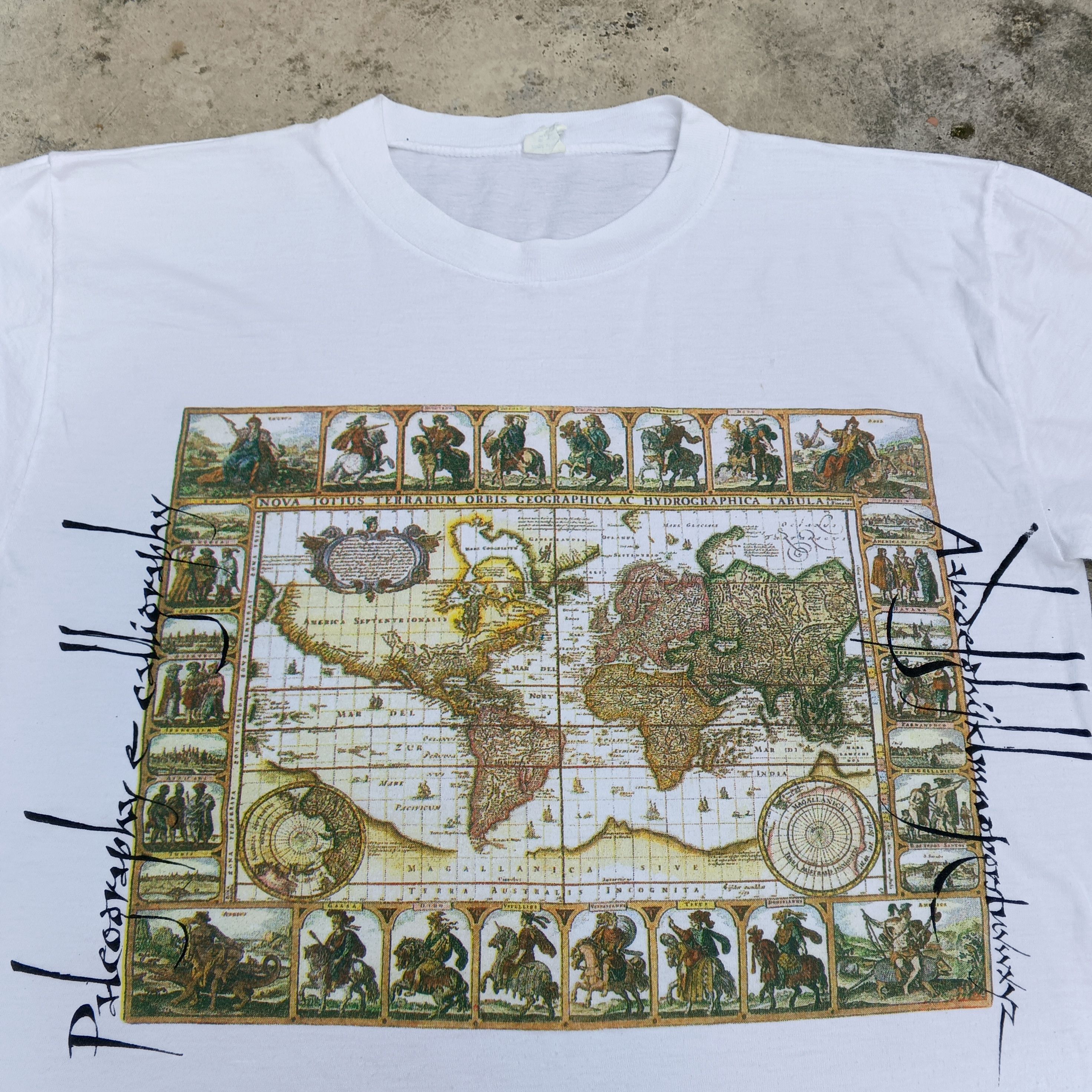 Vintage Vintage Art Pheography And Calligraphy Artifact Map Sevilla Size US M / EU 48-50 / 2 - 2 Thumbnail