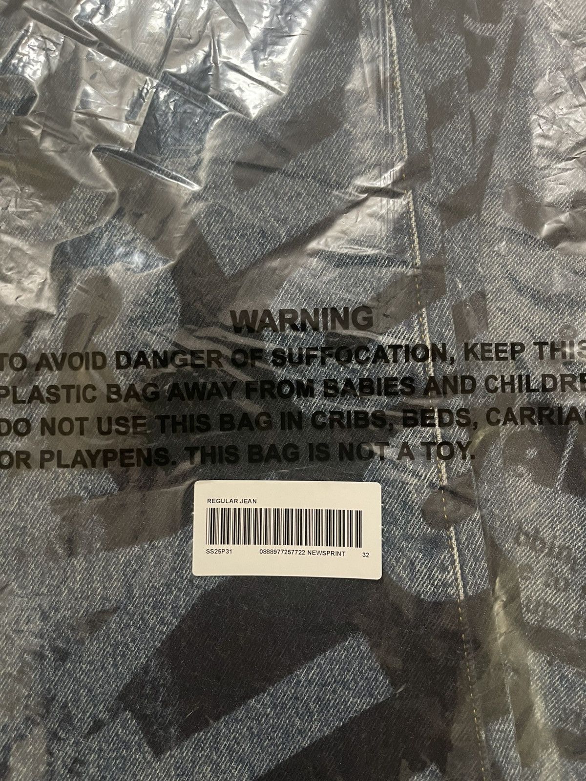Supreme Supreme 25ss regular jean newspaper 32 Size US 32 / EU 48 - 6 Thumbnail