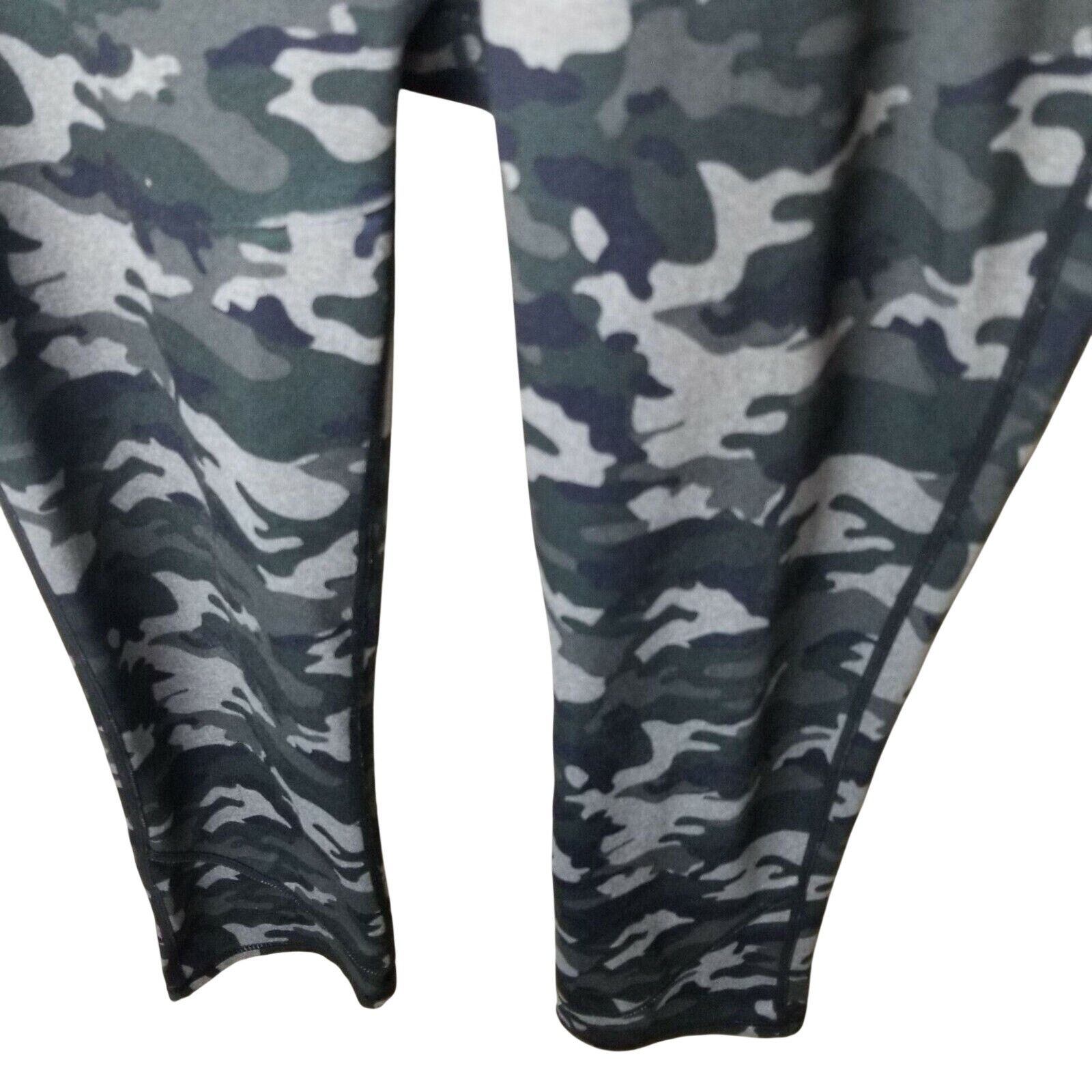 Fabletics Fabletics Womens Camo Cropped Leggings Size S Camouflage Size 26" / US 2 / IT 38 - 3 Thumbnail
