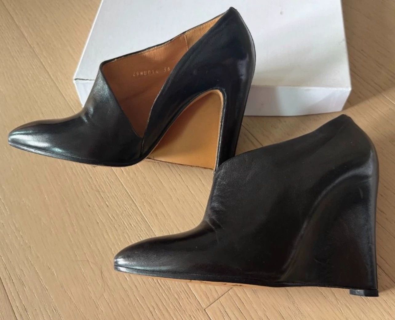 Maison Margiela Thick Leather Half-Closed Heel Pointed Toe High Heels Size US 5.5 / IT 35.5 - 2 Thumbnail