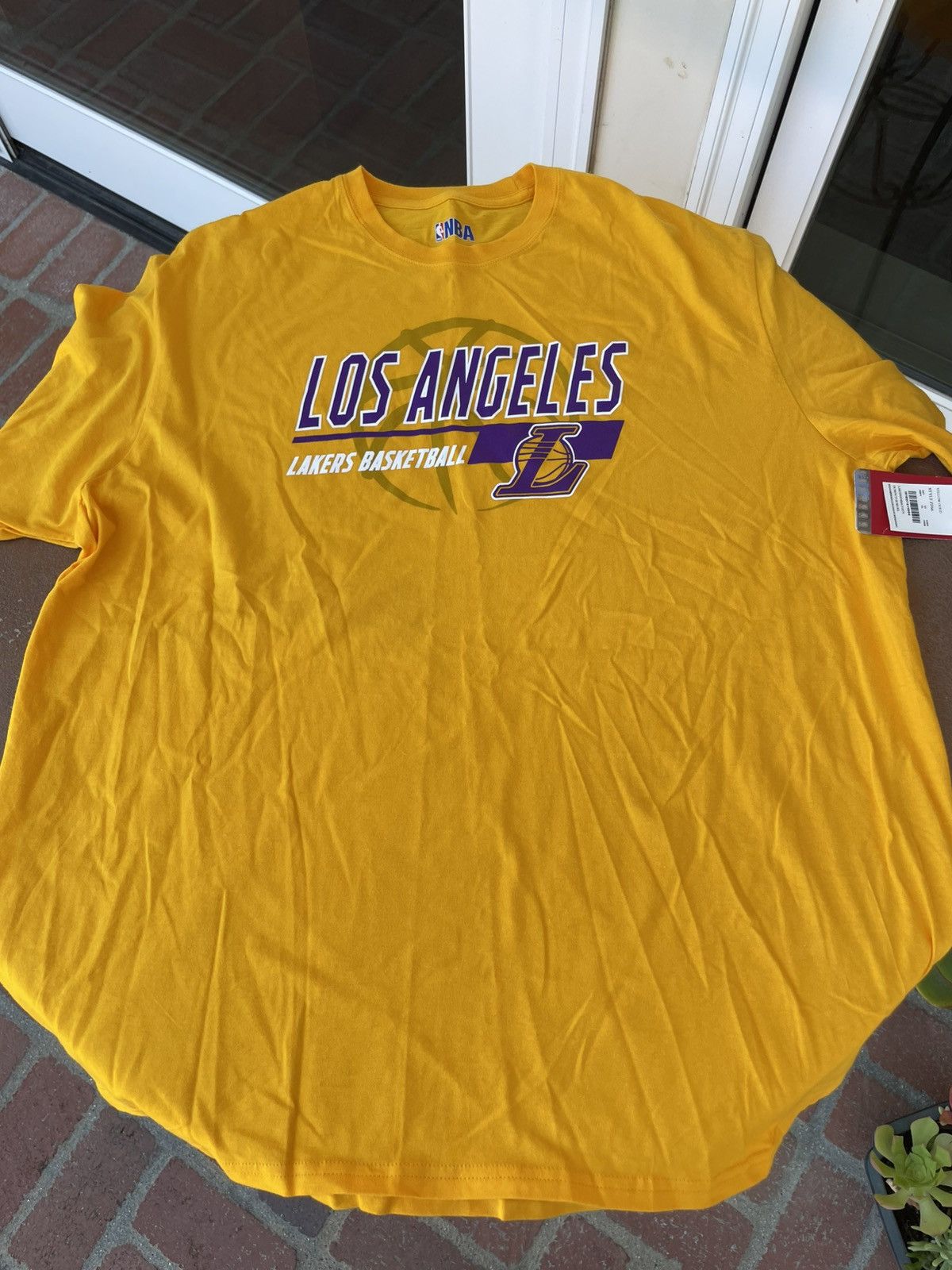 NBA Men’s Los Angeles Lakers NBA cotton t-shirt sz 2XL #NBA Size US XXL / EU 58 / 5 - 1 Thumbnail