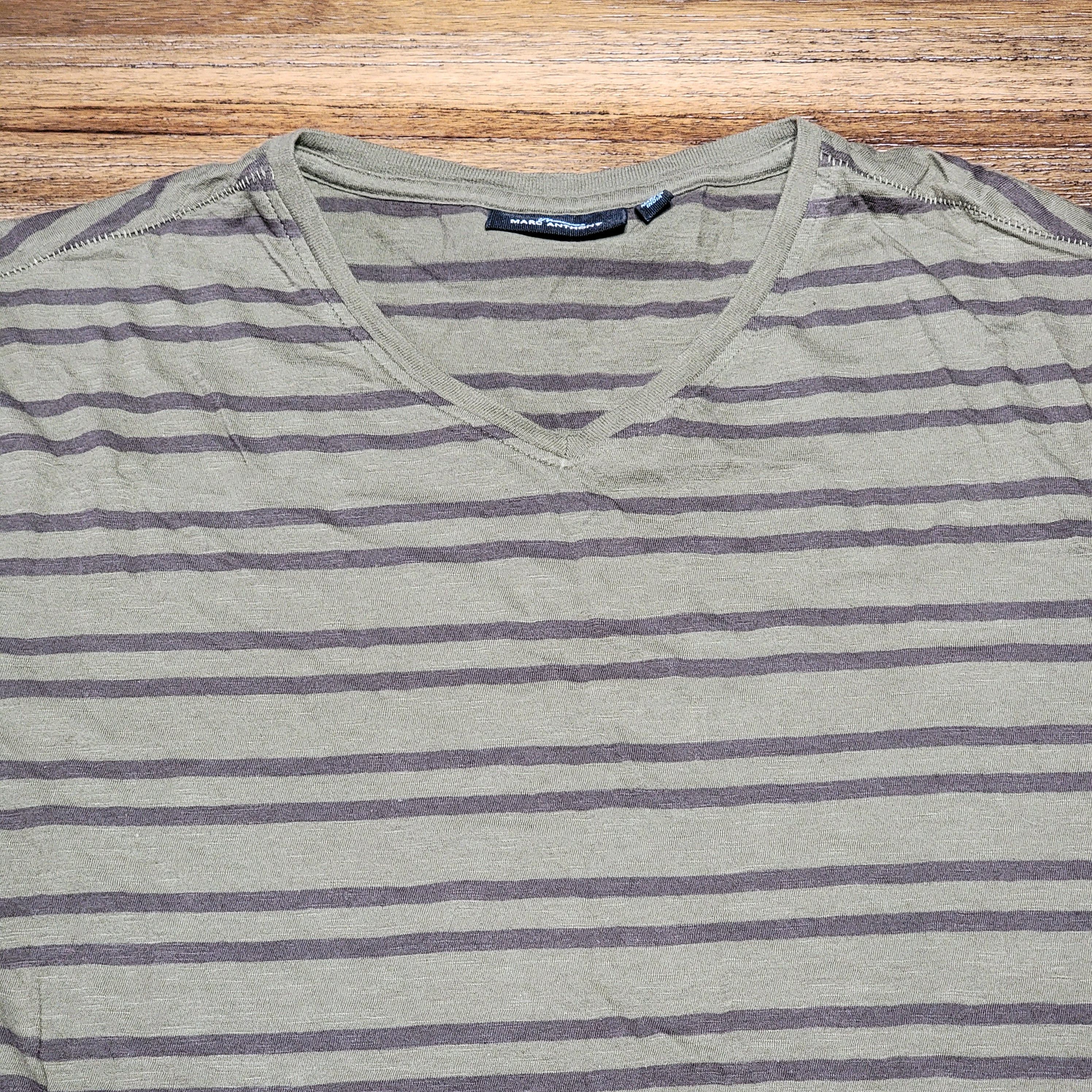 Marc Anthony Marc Anthony SS Army Green Stripes V-Neck Tee - Size Large Size US L / EU 52-54 / 3 - 2 Thumbnail