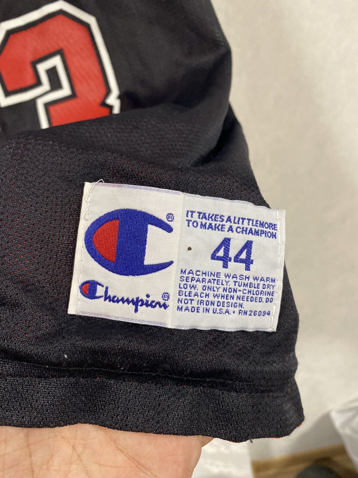 Champion Rare Champion Chicago Bulls Reversible NBA Jersey 44/M Size US M / EU 48-50 / 2 - 11 Thumbnail