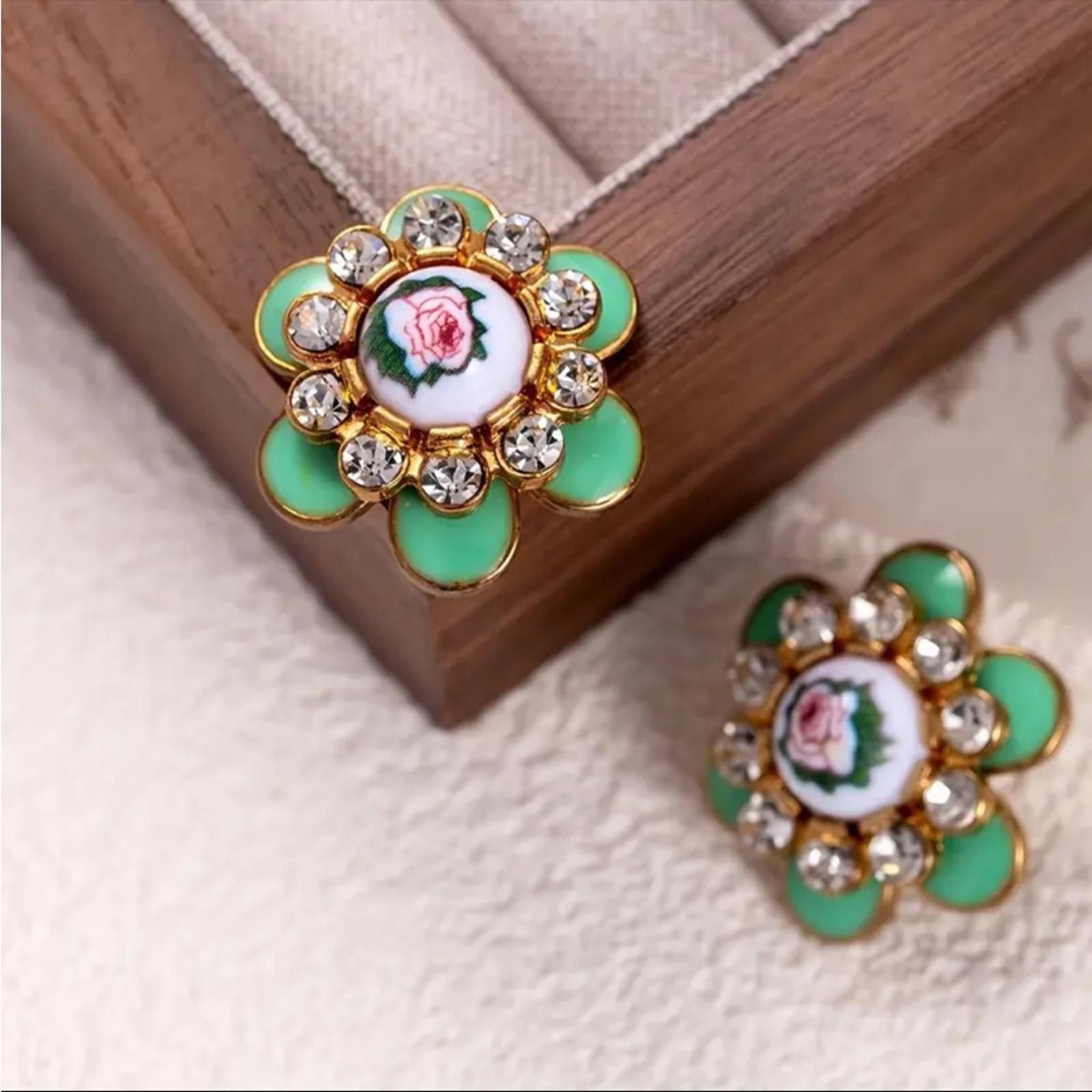 Designer Floral Green Enamel and Gold Earrings NWT Size ONE SIZE - 4 Thumbnail