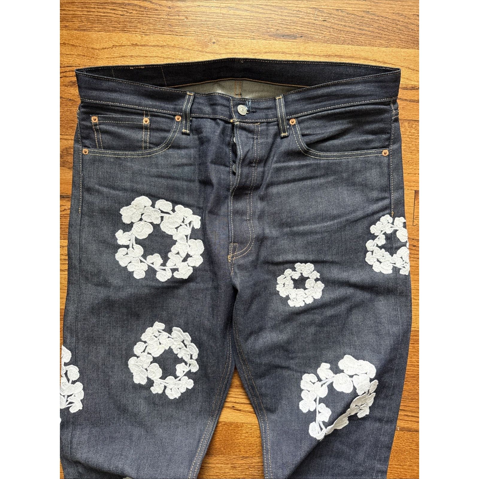 DENIM TEARS LEVI'Sx Denim Tears Embroidered Cotton Wreath Denim Jean Size US 38 / EU 54 - 6 Thumbnail