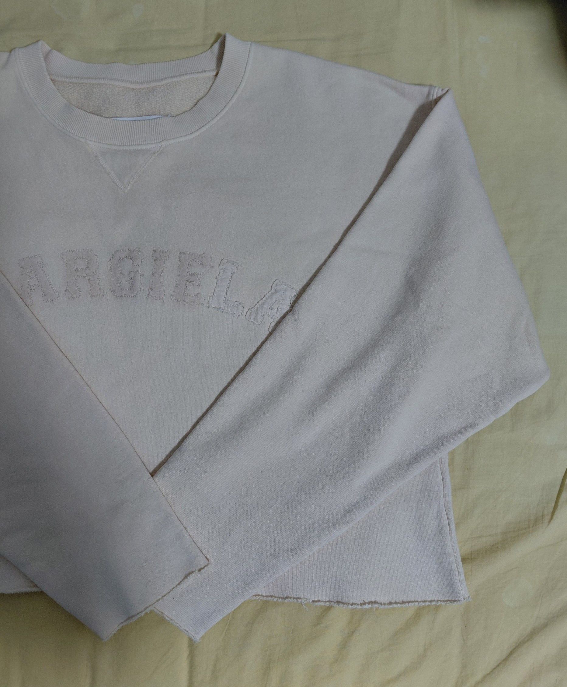 Maison Margiela Maison Margiela Distressed Logo Cropped Sweatshirt Wit Label Size L / US 10 / IT 46 - 3 Thumbnail