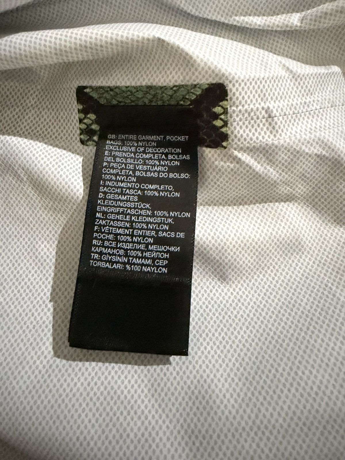SUPREME THE NORTH FACE SNAKE SKIN TAPED SEAM COACHES JACKET