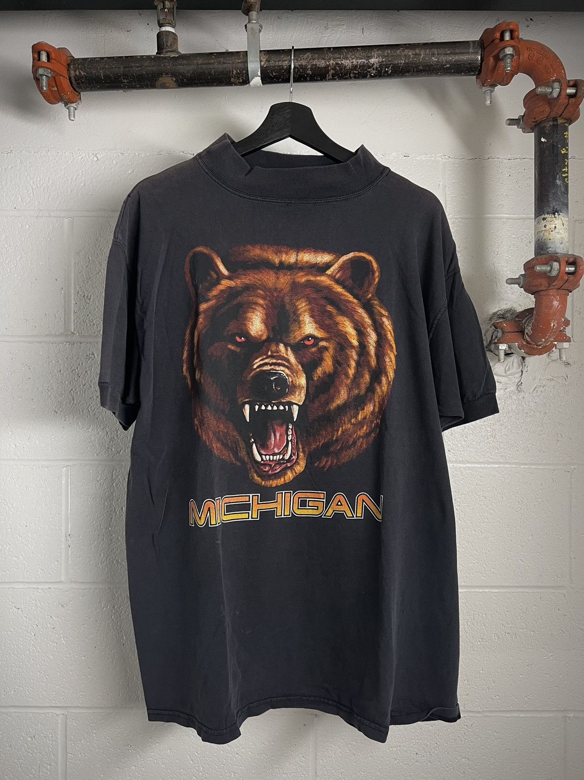Vintage Vintage + Faded Michigan Bear Tee Shirt Size US XL / EU 56 / 4 - 1 Thumbnail