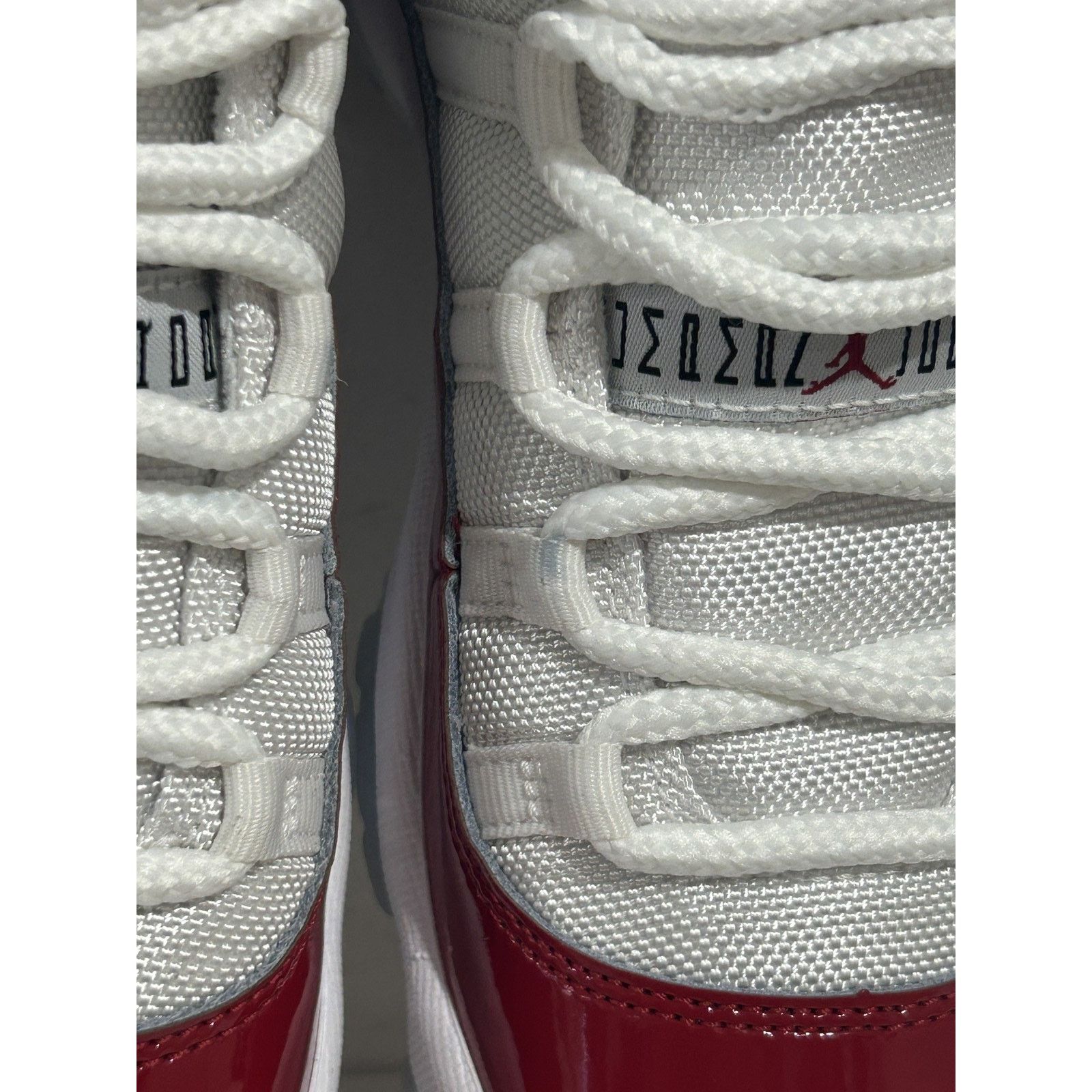 Nike NIKE JORDAN 11 CHERRY 2022 SIZE 5Y PREOWNED Size US 5 / EU 37 - 3 Thumbnail