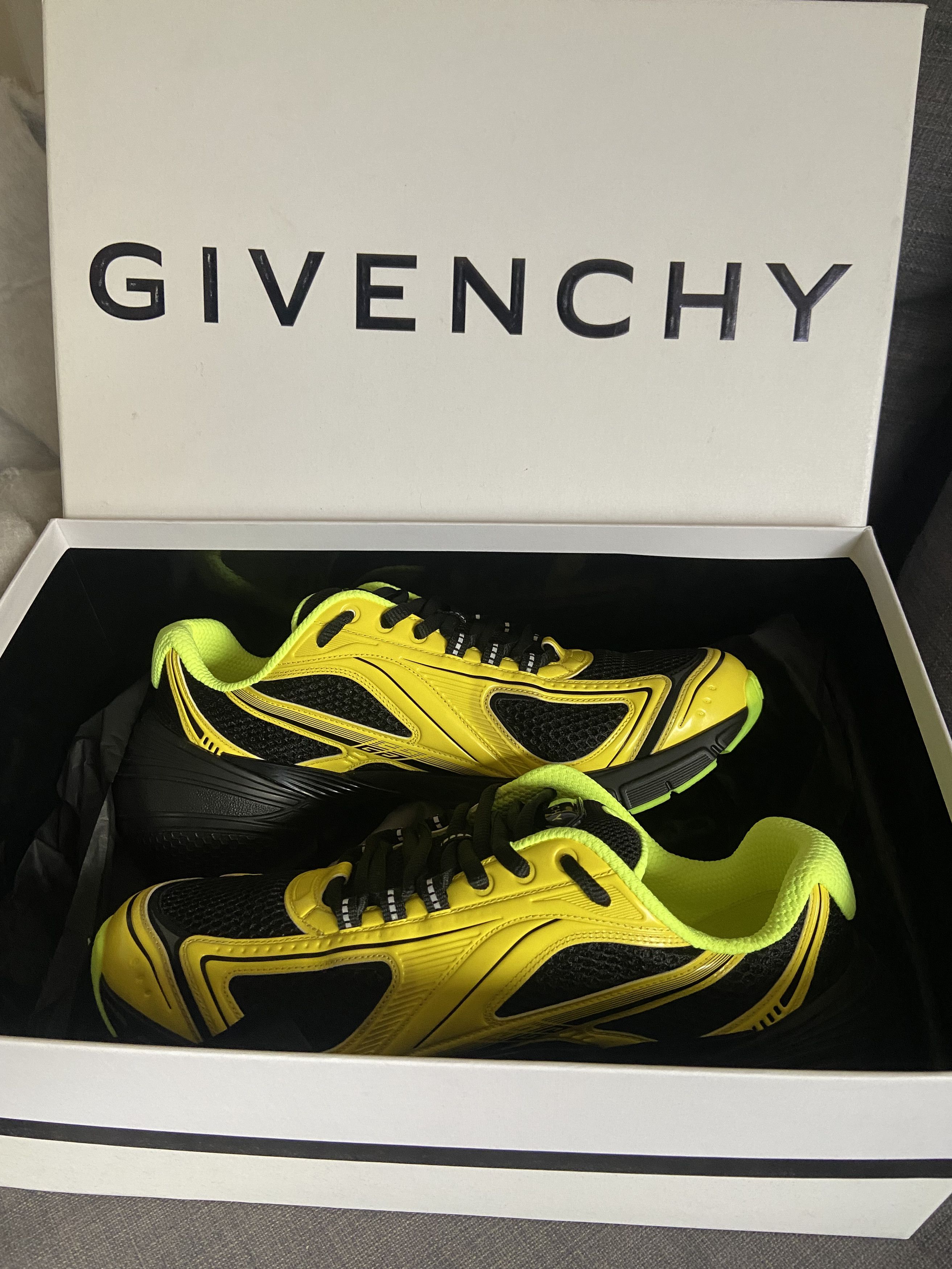 Givenchy Givenchy TK-MX Runner Yellow & Black Size US 9 / EU 42 - 1 Thumbnail