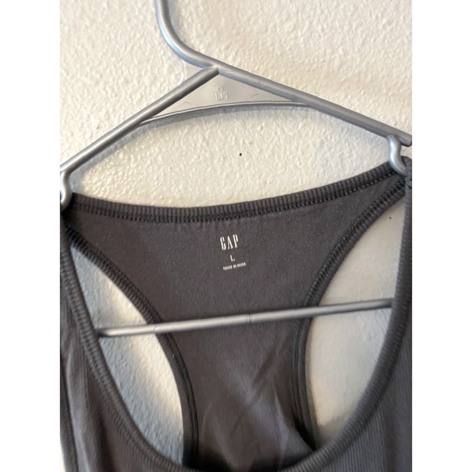 Gap Gap Tank Women Top Size Large Gray Solid Sleeveless Tank Built In Bra Size L / US 10 / IT 46 - 3 Thumbnail
