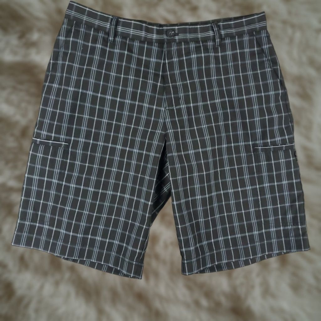 Adidas Adidas Shorts Mens 34 Black Plaid Chino Style Flat Front Casual Workwear Knit Pocket Logo Zip Front Size US 34 / EU 50 - 1 Thumbnail