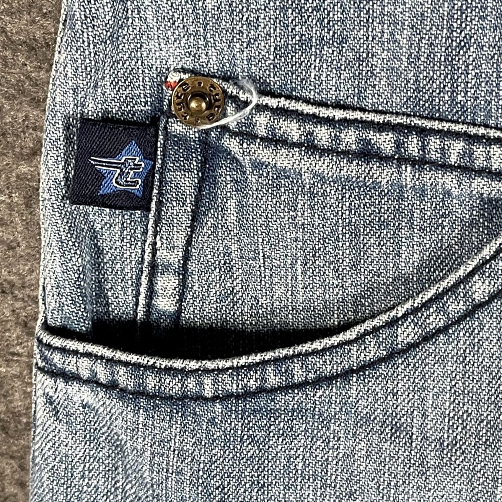 Denime VINTAGE? No. Tyte Denim Mini Skirt 9 Juniors Blue Short Raw Hem Pockets Y2K Embroidered Back Size 30" / US 8 / IT 44 - 3 Thumbnail