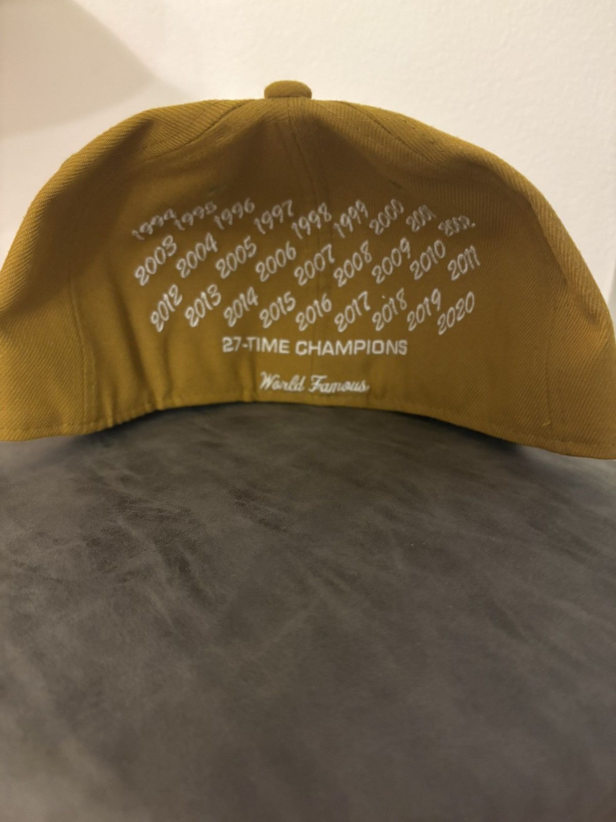 Supreme 2021 SUPREME CHAMPIONS BOX LOGO NEW ERA 7 3/4 WORN 2X Size ONE SIZE - 3 Thumbnail