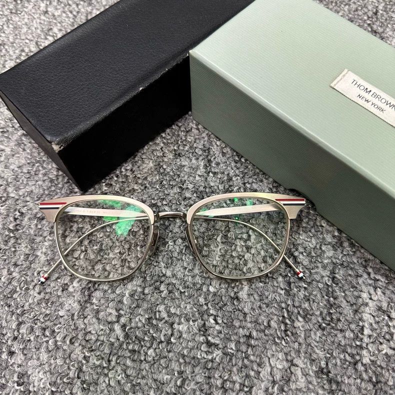 Thom Browne THOM BROWNE Tri-color Striped Thin-Frame Glasses 2502-Nexta Size ONE SIZE - 1 Thumbnail