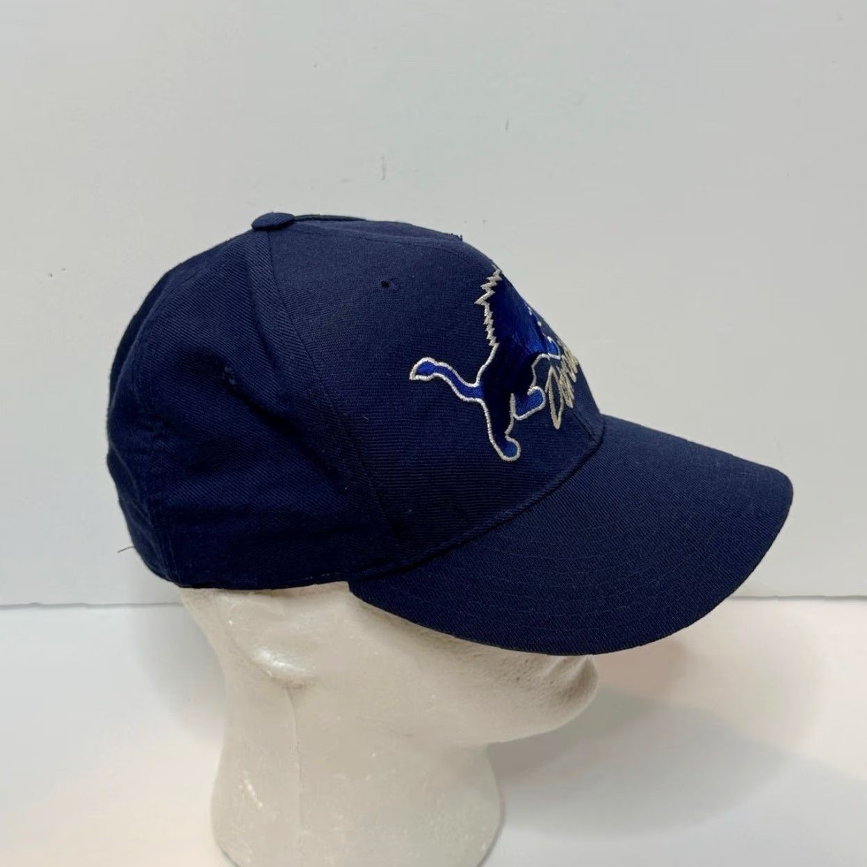 New Era VINTAGE 90s Detroit Lions New Era Pro Model Fitted Hat 7 1/8 NFL Football Blue Mens Baseball Cap 90s Sports Lions Size ONE SIZE - 3 Thumbnail