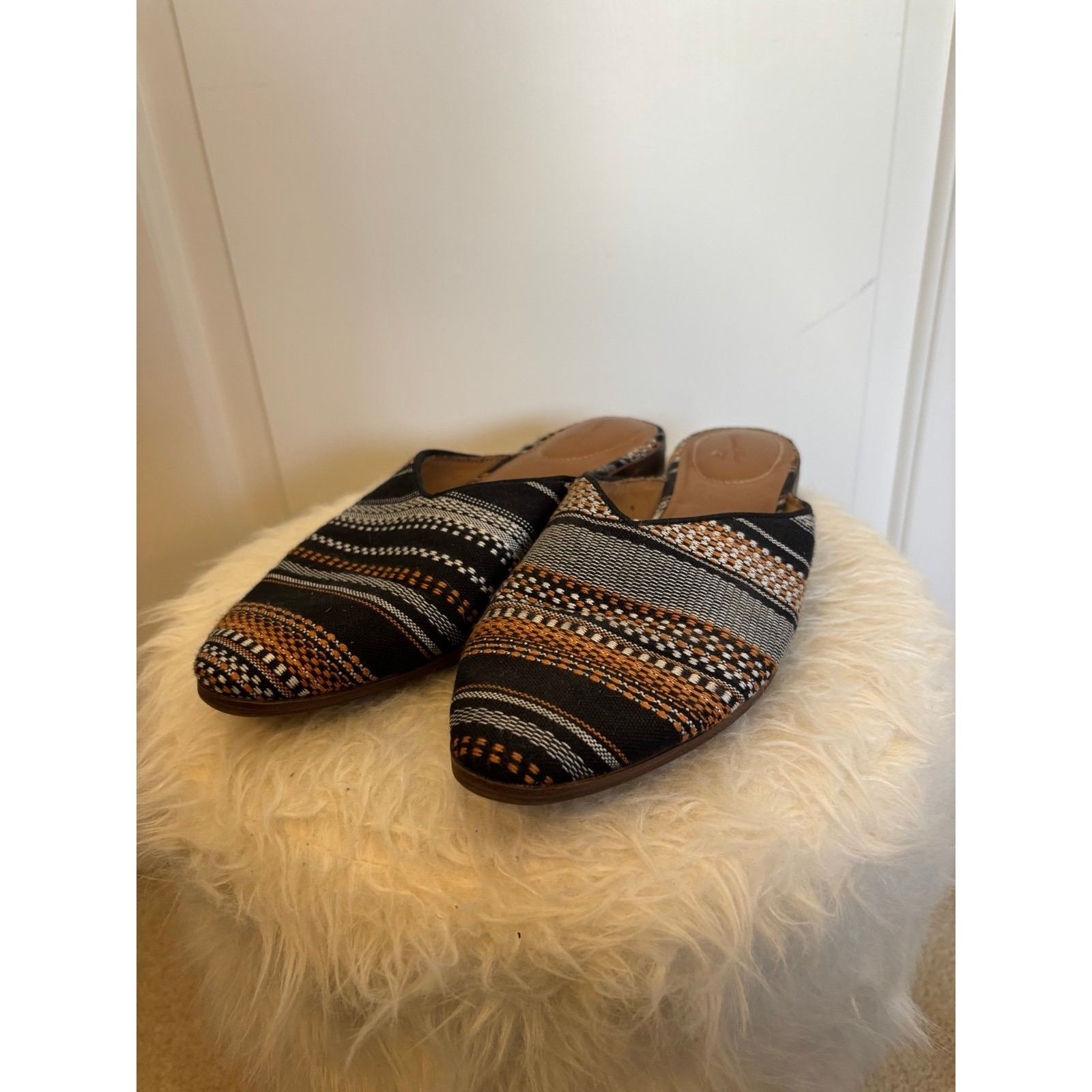 UNIVERSAL PRODUCTS. Universal Thread Lana Pointed Toe Mules size 8.5 Size US 8.5 / IT 38.5 - 1 Thumbnail
