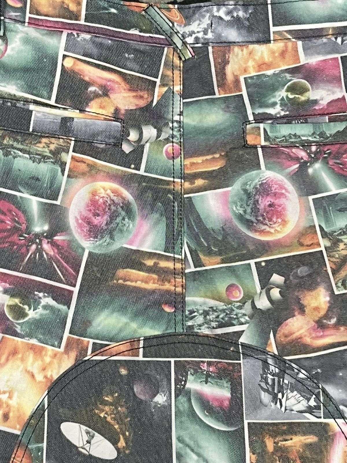 Japanese Brand Rare Open Arms Galaxy Orbit Cyber Y2K Space Shorts Size US 28 / EU 44 - 5 Thumbnail