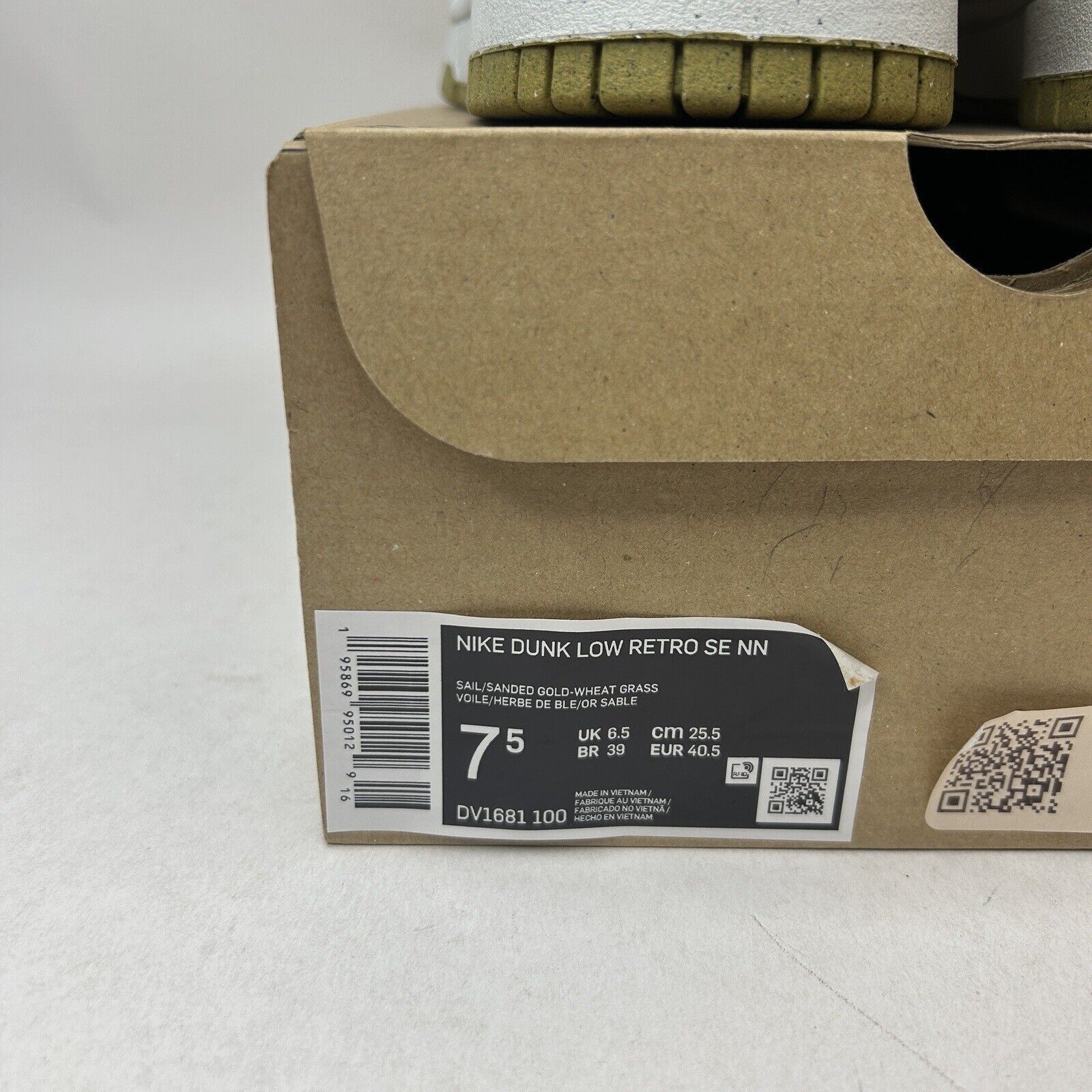Nike Nike Dunk Low Retro SE Next Nature “Sun Club” 2024 Size US 9 / IT 39 - 5 Thumbnail