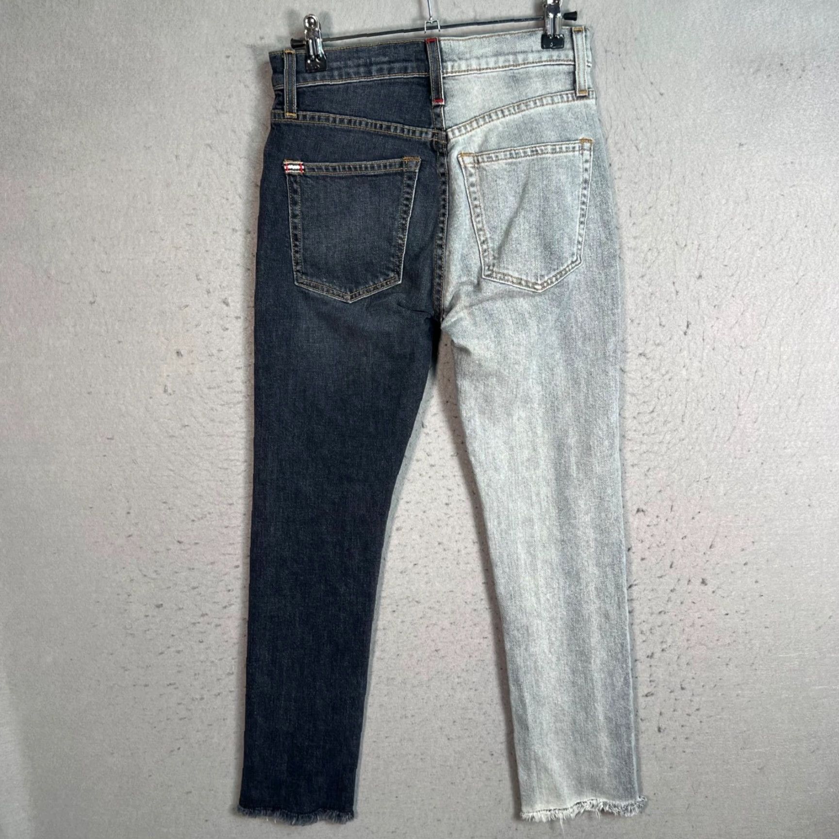 Alice + Olivia VINTAGE AO.LA Alice + Olivia 24 Womens Size 24 Two Tone Skinny Jeans Grey Black Denim Size 42" / US 20 - 2 Thumbnail