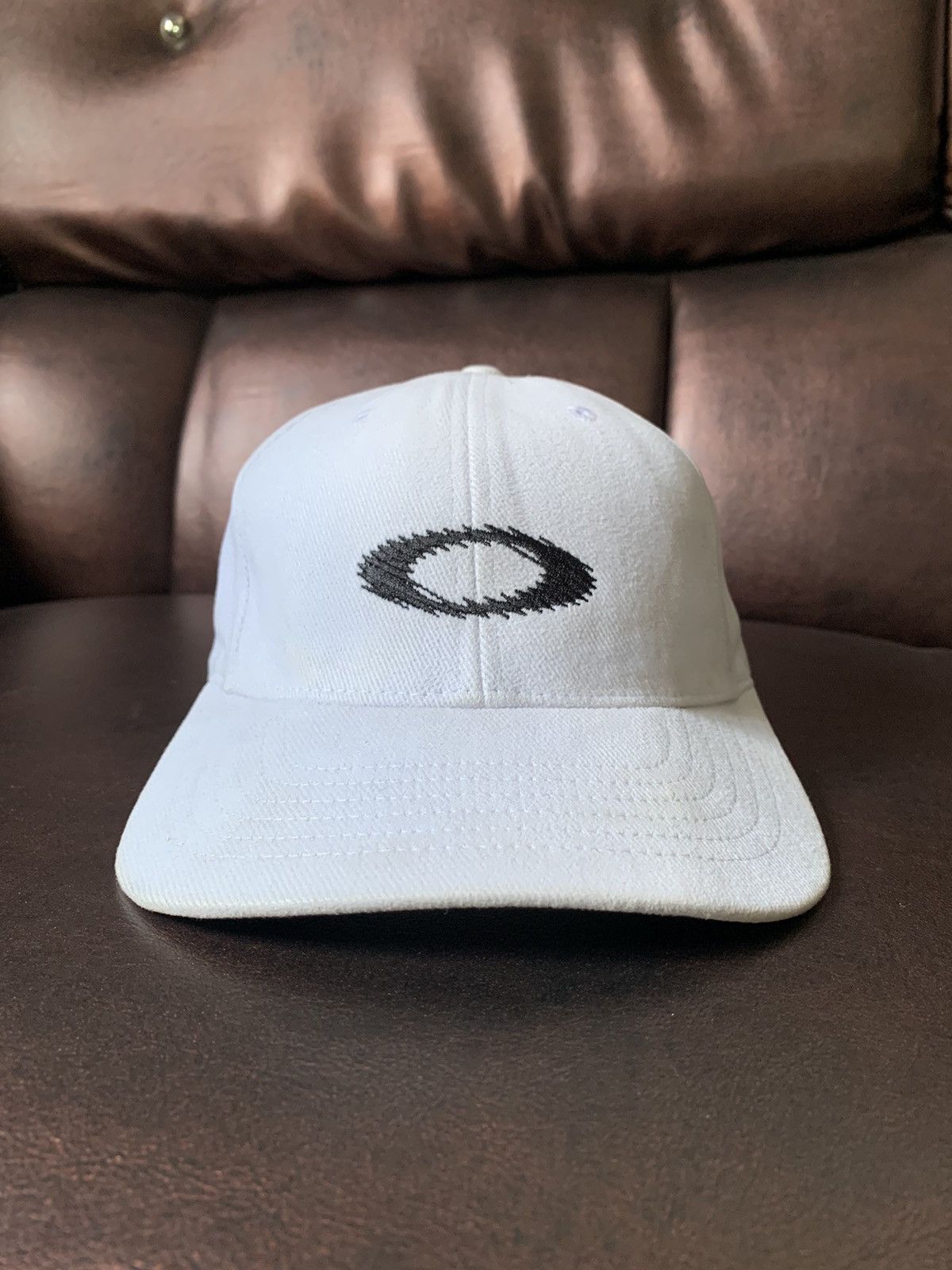 Oakley 2000s Oakley Logo Hats Size ONE SIZE - 1 Thumbnail