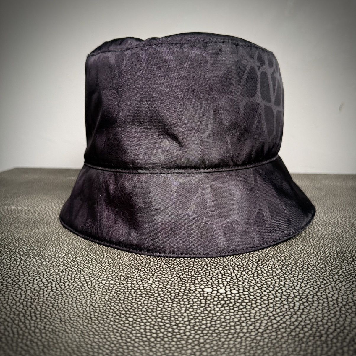 Valentino Toile reversible nylon bucket hat Size ONE SIZE - 4 Thumbnail