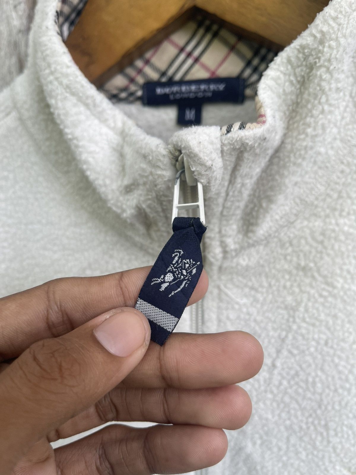 Burberry Burberry London White Fleece Zip Jacket – Nova Check Lining Size US M / EU 48-50 / 2 - 3 Thumbnail