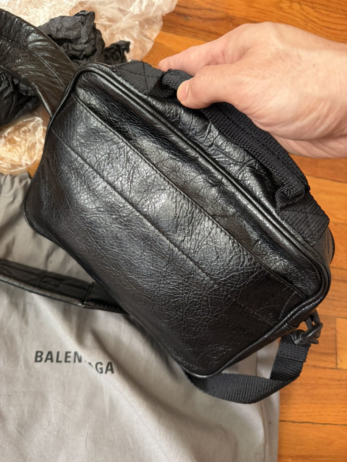Balenciaga Balenciaga Army pouch strap bag/ messenger leather bag Size ONE SIZE - 2 Thumbnail