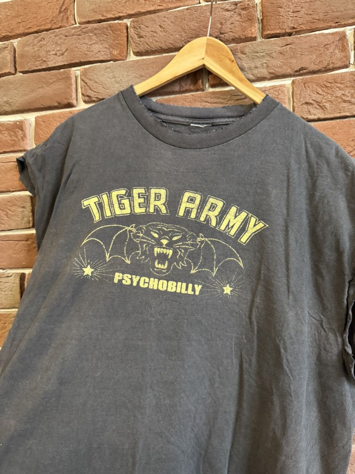 Band Tees Vintage 00s Tiger Army Psychobilly Distressed Punk Band Tee Size US L / EU 52-54 / 3 - 3 Thumbnail