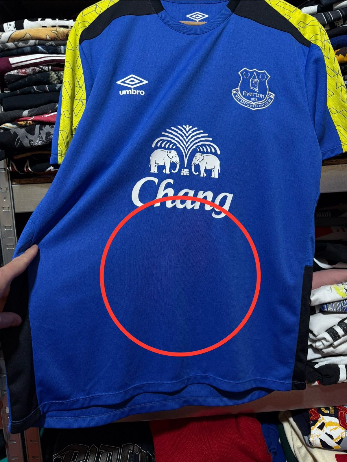 Umbro UMBRO EVERTON 2015 2016 TRAINING SOCCER FOOTBALL JERSEY Size US XL / EU 56 / 4 - 7 Thumbnail