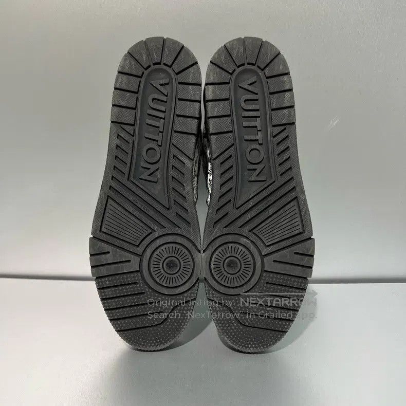 Louis Vuitton Trainer Black and White Graffiti Board Shoes