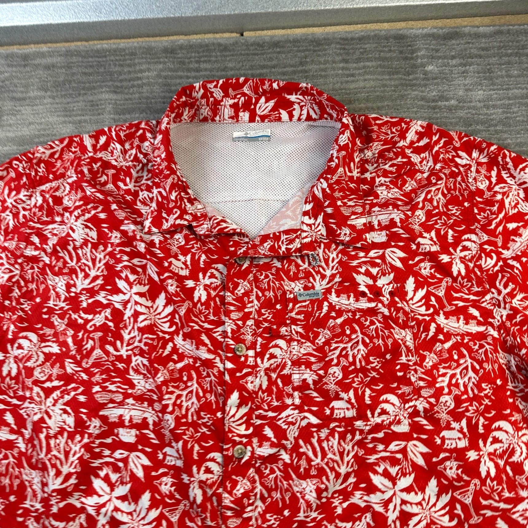 Gloverall Columbia Shirt 3XL XXXL Red Christmas All Over Print Button-Up Short Sleeve PFG Bonehead Geometric Casual Formal Mens Size US XXL / EU 58 / 5 - 4 Thumbnail