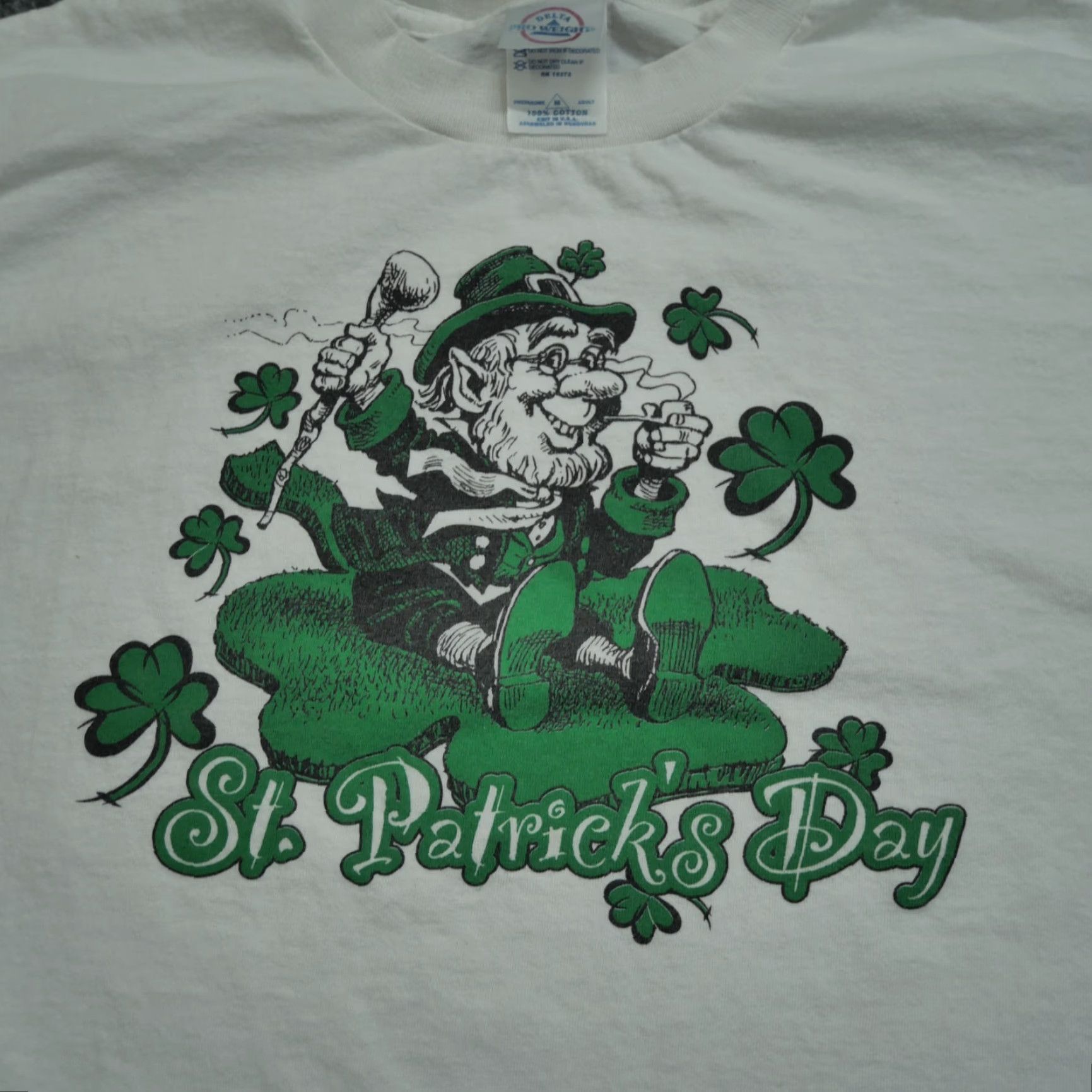 Delta VINTAGE Delta St Pantricks Day T Shirt Adult Medium White Mens Y2K 90s Leprechaun Shirt Size US M / EU 48-50 / 2 - 2 Thumbnail