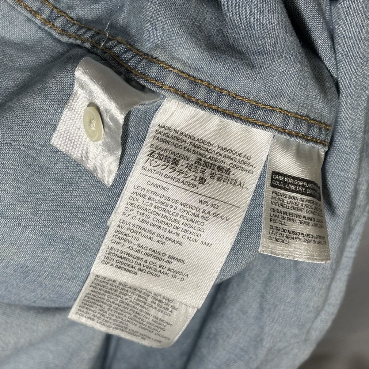 Levi's Levis vintage denim shirt button up xl blue streetwear Size US XL / EU 56 / 4 - 4 Thumbnail