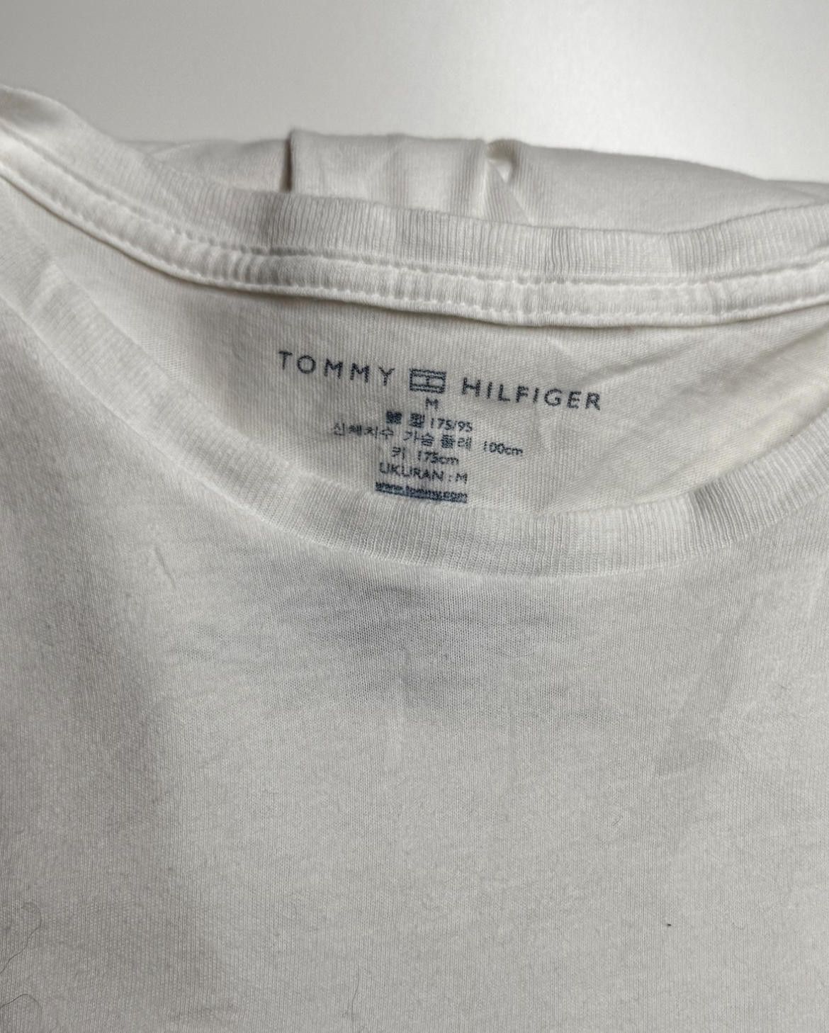 Tommy Hilfiger Tommy Hilfiger Classic Fit White T-Shirt Size US M / EU 48-50 / 2 - 5 Thumbnail