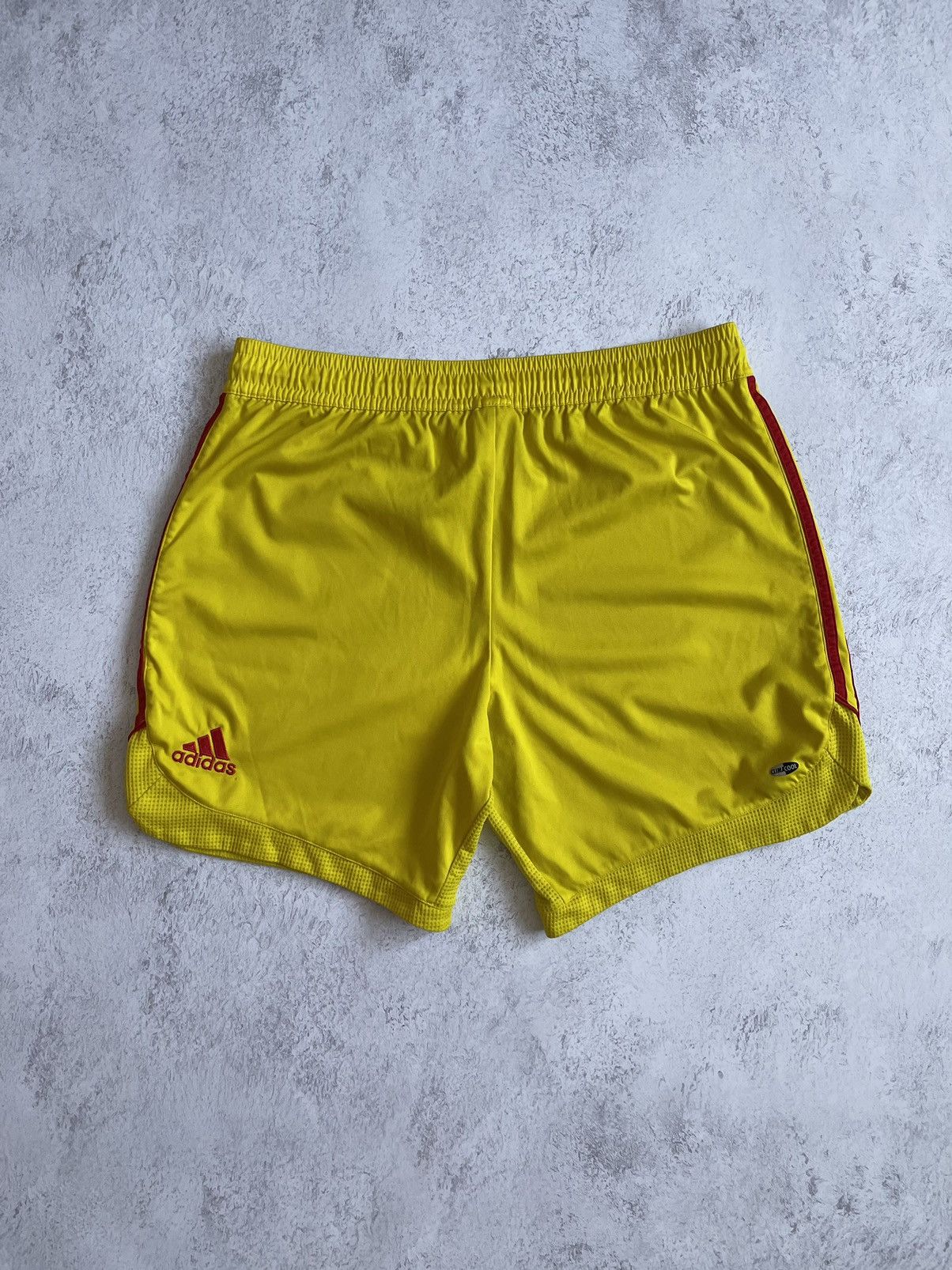 Adidas Adidas Liverpool Soccer Shorts Vintage 00s Size L Size US 35 - 3 Thumbnail