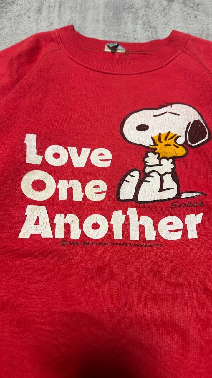 Peanuts Vintage SNOPPY Love One Another Sweatshirt Size: XL Size US XL / EU 56 / 4 - 2 Thumbnail
